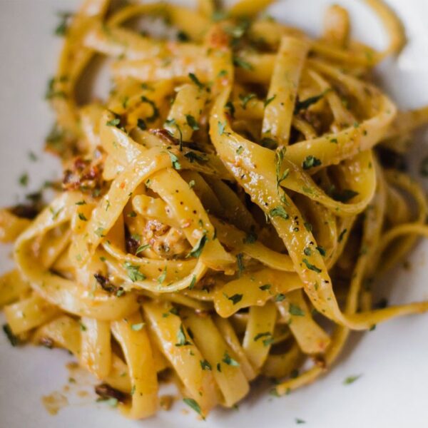 Pasta med tryffelpesto är en delikatess från Italien | gourmetrummet.se