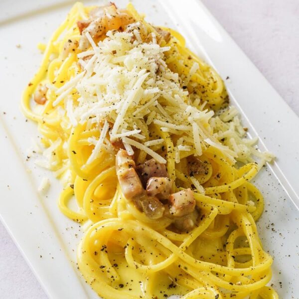 Italiensk pasta smaksatt med olja av vit tryffel | Delikatesser och matvaror online – Gourmetrummet.se